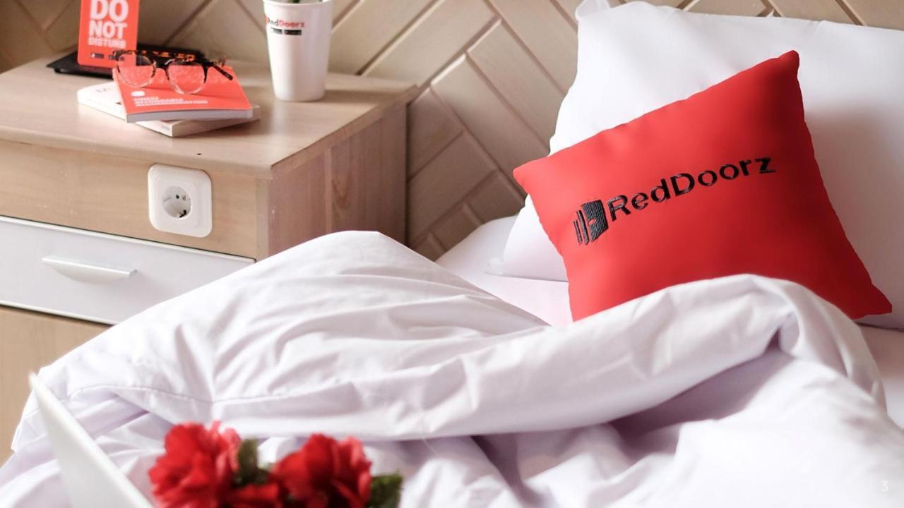 הו צ'י מין סיטי Reddoorz Marieline 2 Hotel מראה חיצוני תמונה